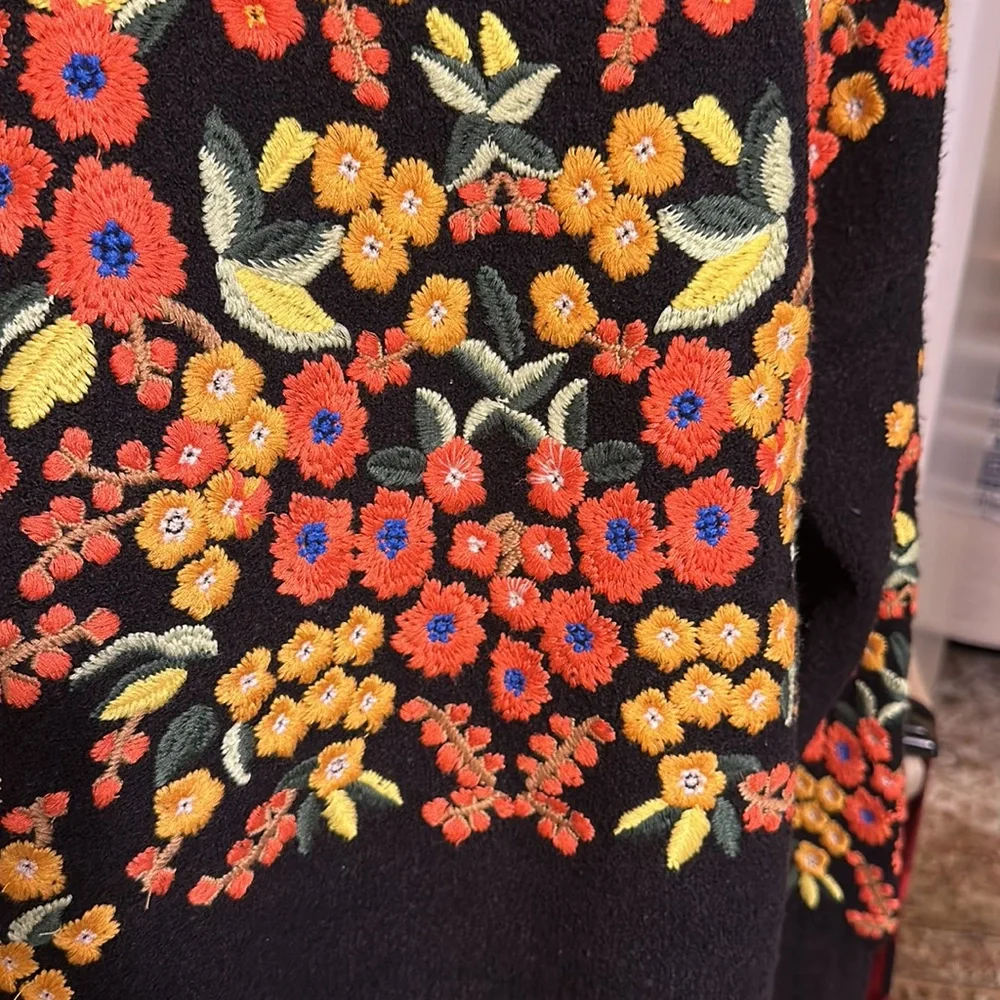 Zara Black Sweater with Colorful Floral Design - Picture 5 of 9
